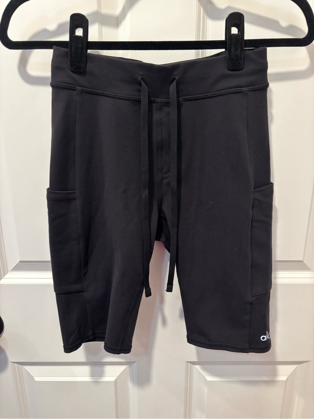Alo Yoga Black High-Waist Drawstring Biker Shorts Side Pockets